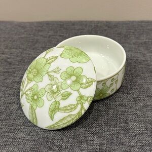 Tiffany & Co Ceramic Trinket dish with lid ~ Clinique